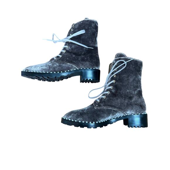 Stuart Weitzman Allie boot size 9 new in box - Picture 1 of 7